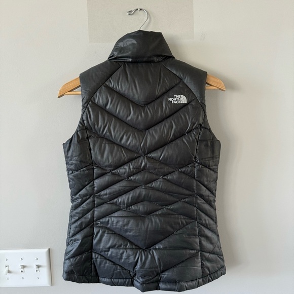 The North Face Women's Aconcagua 550 Fill Goose Down Puffer Vest Black Charcoal - Picture 2 of 8